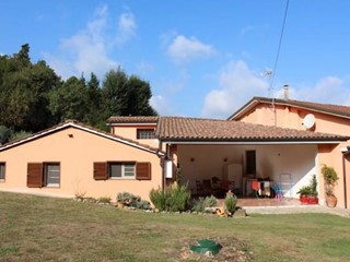 Villa in Vendita a Capannori, zona Castelvecchio, 490'000€, 195 m², con Box