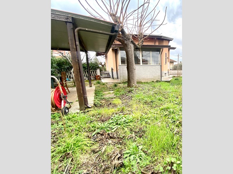 Casa Indipendente in Vendita a Castelnuovo Magra, zona Molicciara, 300'000€, 230 m², arredato, con Box