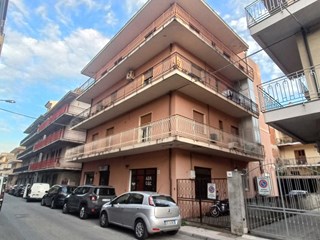 Monolocale in Vendita a Barcellona Pozzo di Gotto, 55'000€, 180 m²