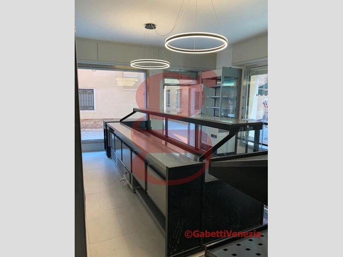 Negozio in Vendita a Venezia, 150'000€, 50 m², arredato