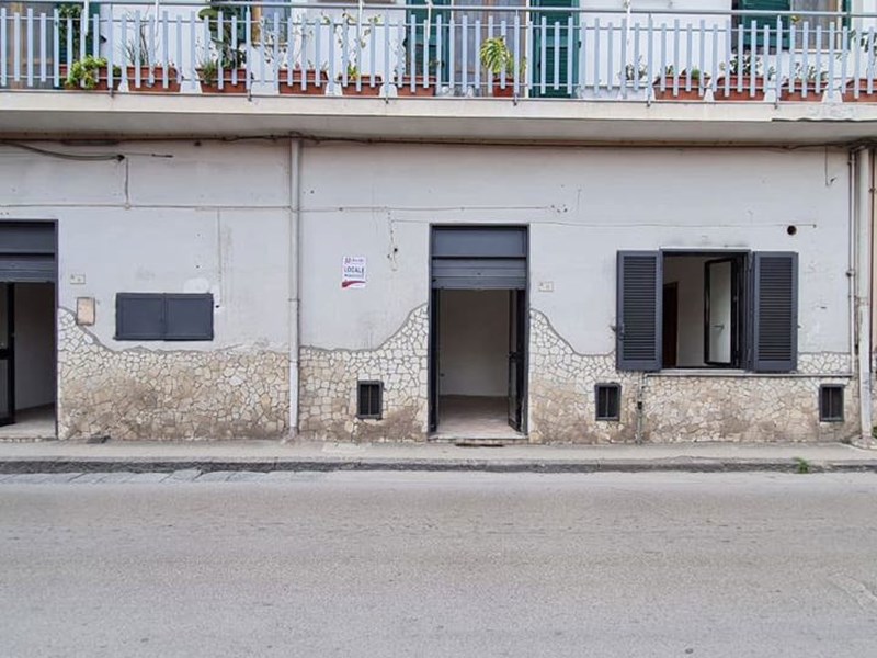 Negozio in Affitto a Pomigliano d'Arco, 400€, 35 m²