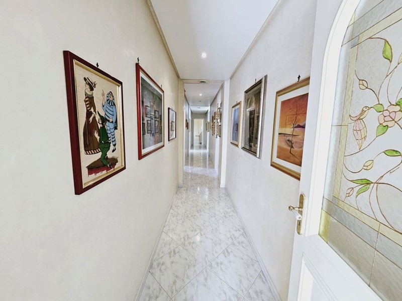 Appartamento in Vendita a Palermo, 390'000€, 220 m²
