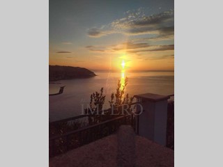 Casa Indipendente in Vendita a Bordighera, 1'200'000€, 274 m²