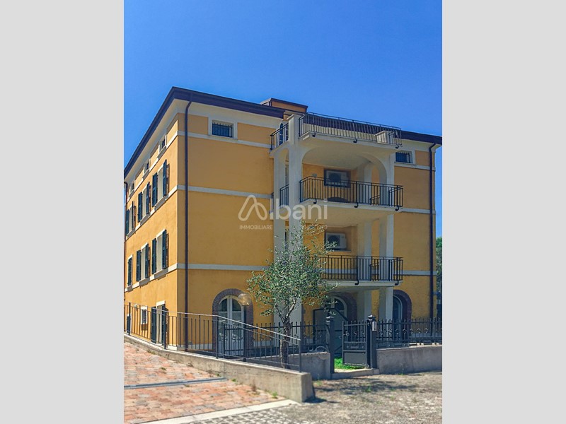 Casa Indipendente in Vendita a Lerici, 1'250'000&euro;, 350 m², arredato
