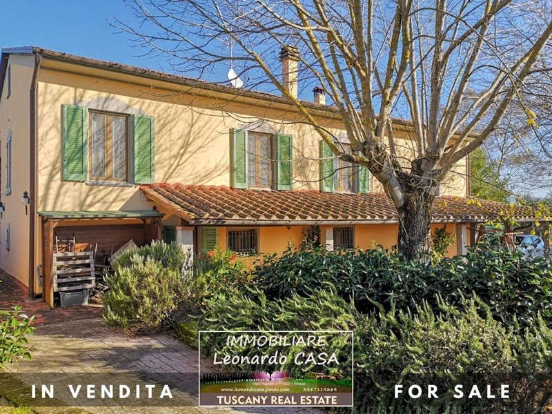 Casale in Vendita a Cerreto Guidi, 750'000€, 260 m², con Box
