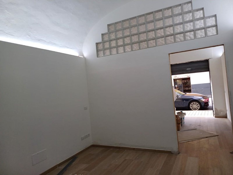 Immobile commerciale in Affitto a Pisa, 750€, 50 m²