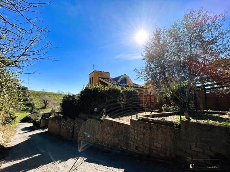 Stanza in Vendita a Castelnuovo di Porto, 179'000&euro;, 160 m²