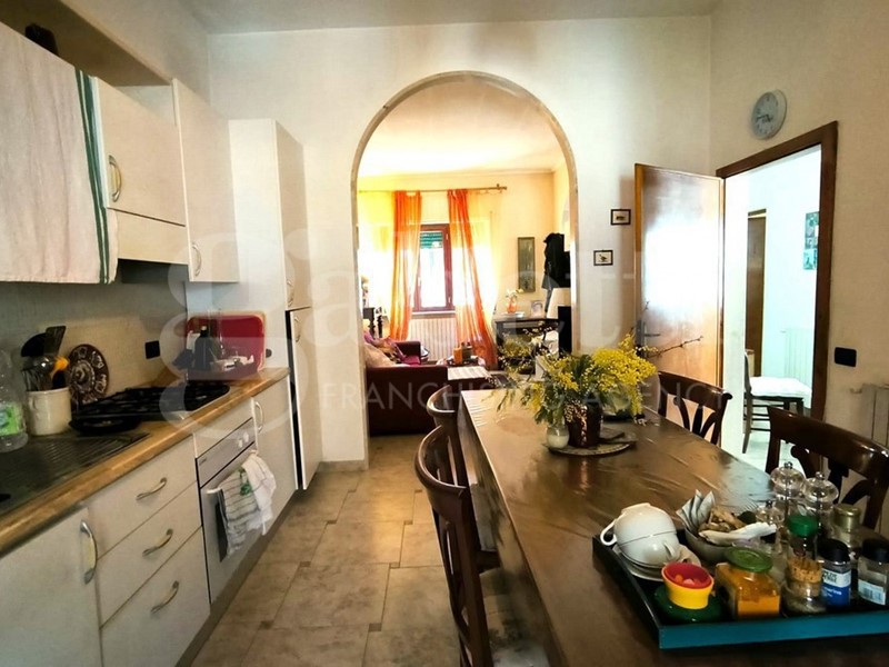 Villa in Vendita a Follonica, 450'000€, 178 m²