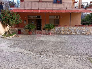 Negozio in Affitto a Marano Marchesato, 60 m²