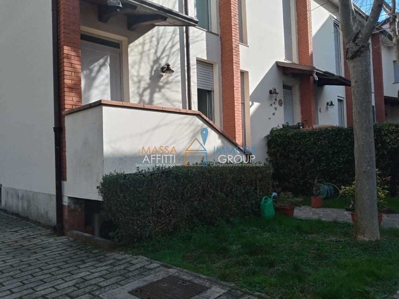 Casa Semi Indipendente in Vendita a Massa, zona Marina Di Massa, 290'000€, 90 m²