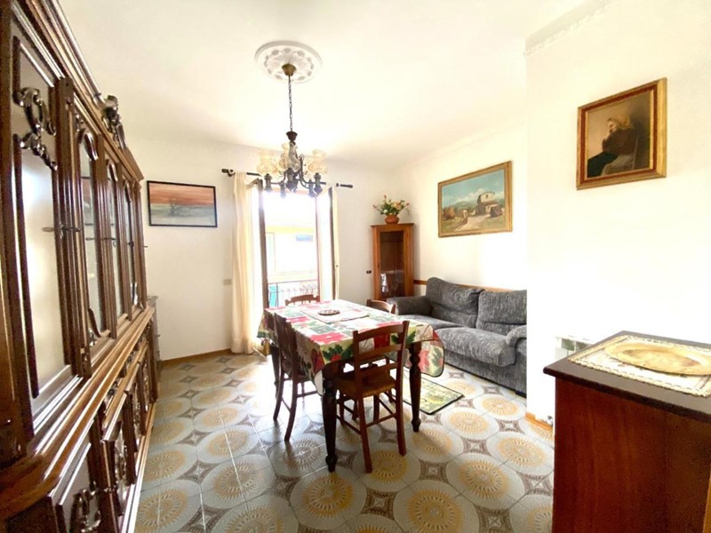 Casa Indipendente in Vendita a Castelnuovo Magra, zona Molicciara, 300'000€, 230 m²