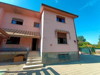 Casa Indipendente in Vendita a Somma Lombardo, 165'000€, 120 m²