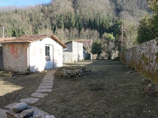 Appartamento in Vendita a Bagni di Lucca, 115'000€, 250 m²
