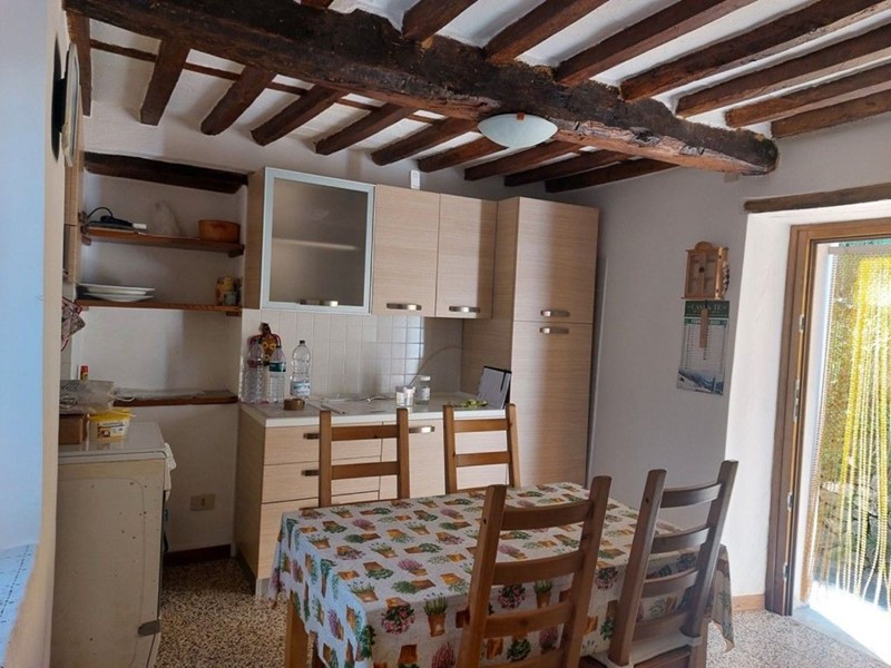 Casale in Vendita a Borgo a Mozzano, zona Valdottavo, 65'000&euro;, 60 m², arredato