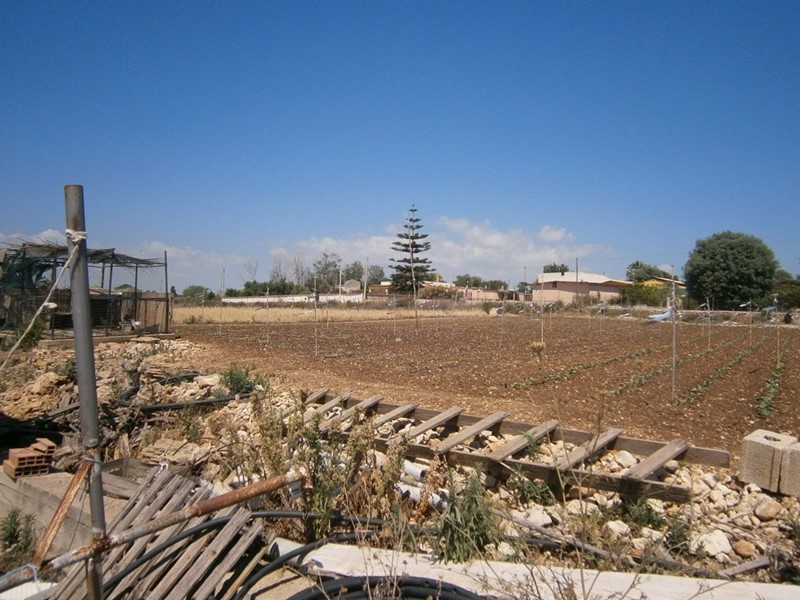 Terreno agricolo in Vendita a Siracusa, zona Maremonti Cretazzo, 60'000€, 19000 m²