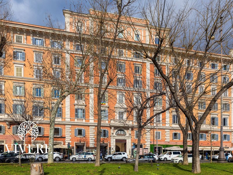 Attività commerciale in Vendita a Roma, zona Prati, 149'000€, 109 m²