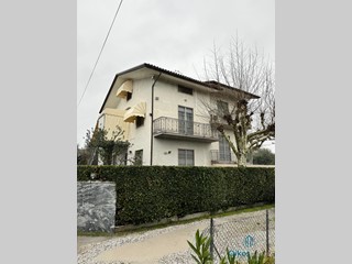 Casa Indipendente in Vendita a Pietrasanta, 900'000€, 220 m², arredato