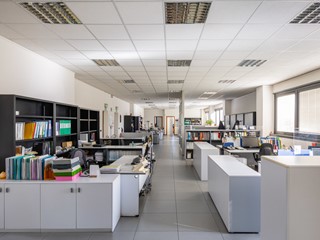 Ufficio in Vendita a Bologna, 750'000€, 474 m²