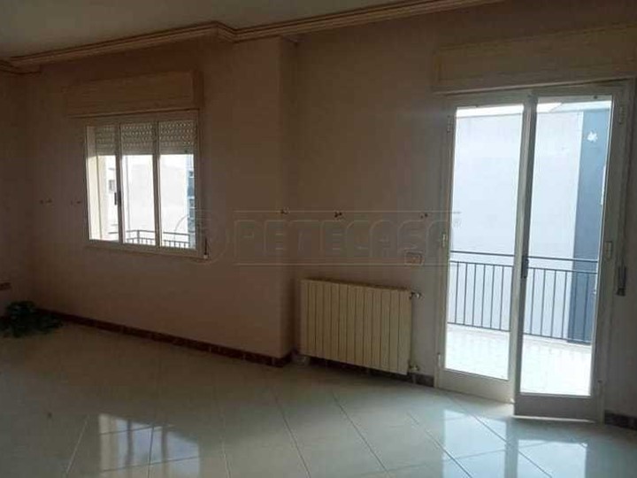 Appartamento in Vendita a Campobello di Mazara, 70'000€, 120 m², con Box