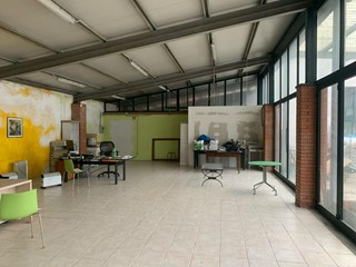 Magazzino in Affitto a Capannori, zona Lappato, 560€, 140 m²