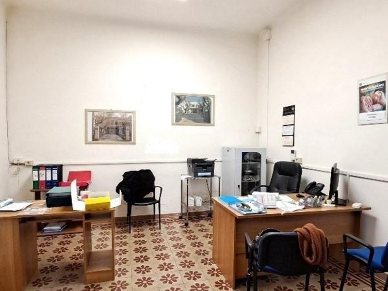 Ufficio in Affitto a Cascina, zona Navacchio, 840€, 100 m²