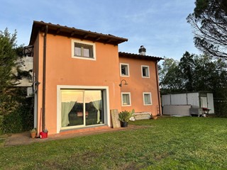 Attività commerciale in Vendita a Montecarlo, 1'690'000€, 510 m²