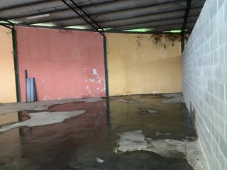 Magazzino in Affitto a Capannori, zona Lappato, 800€, 199 m²