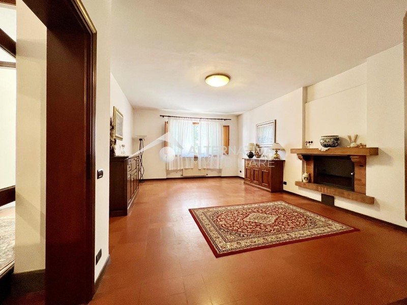 Villa bifamiliare in Vendita a Pisa, zona Putignano Pisano, 490'000€, 320 m², con Box