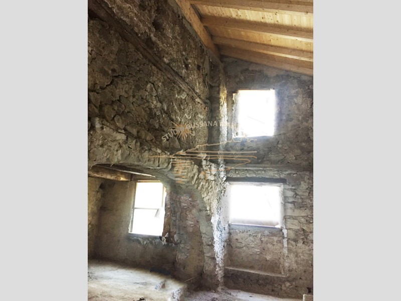 Casa Indipendente in Vendita a Ceriana, 125'000€, 200 m²