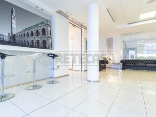 Ufficio in Vendita a Bolzano Vicentino, 450'000&euro;, 554 m², arredato