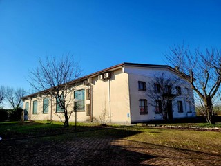 Capannone in Vendita a Sissa Trecasali, zona Ronco Campo Canneto, 280'000&euro;, 420 m², con Box