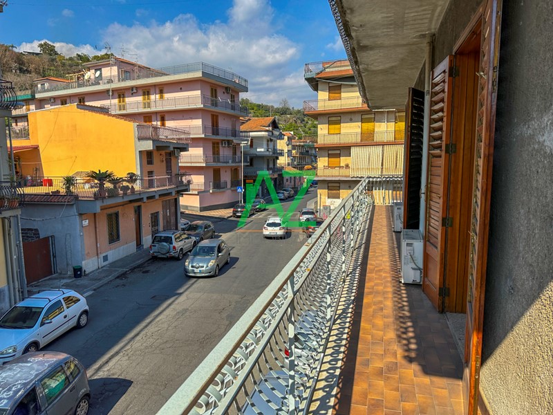 Casa Indipendente in Vendita a Aci Catena, zona Consolazione, 146'000€, 148 m²