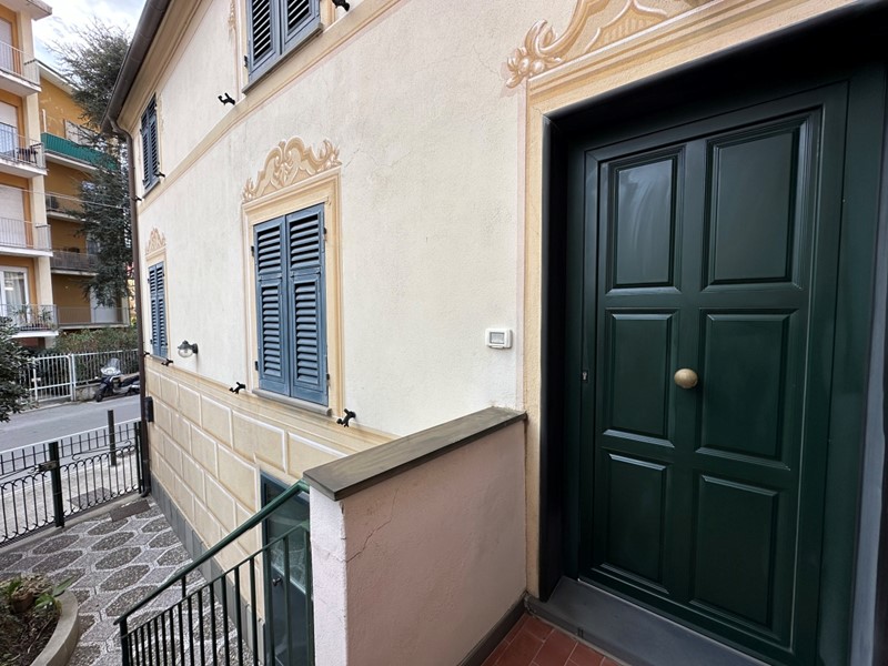 Appartamento in Affitto a Sestri Levante, zona comodo ai servizi, 850€, 80 m², arredato