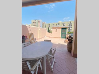 Appartamento in Affitto a Sestri Levante, zona centro, 1'200€, 105 m², arredato