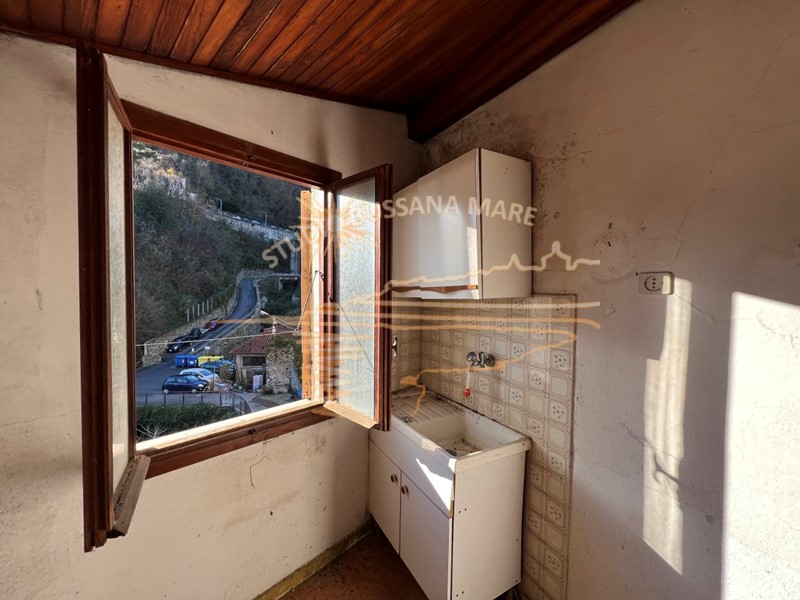 Appartamento in Vendita a Ceriana, 59'000€, 95 m²