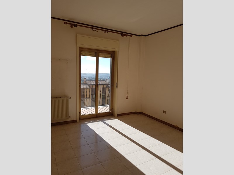 Quadrilocale in Affitto a Caltanissetta, zona centro città, 400€, 110 m²