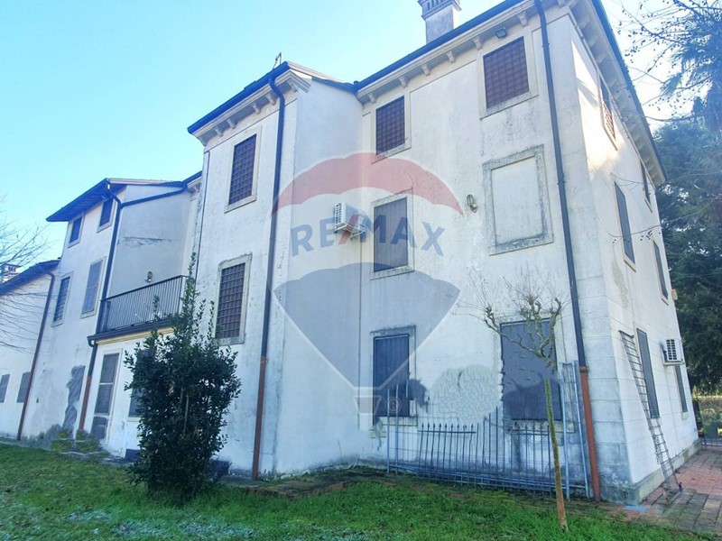 Villa in Vendita a Vicenza, zona Borgo Casale-V.le Trieste, 1'390'000€, 900 m²
