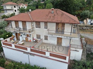 Casa Indipendente in Vendita a Ventimiglia, zona Bevera, 400'000€, 250 m²