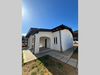 Villa in Vendita a San Felice Circeo, 248'000€, 68 m²