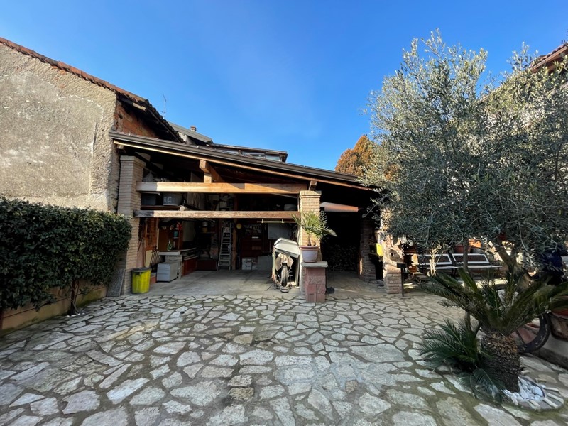 Casa Semi Indipendente in Vendita a Recetto, 249'000€, 292 m²
