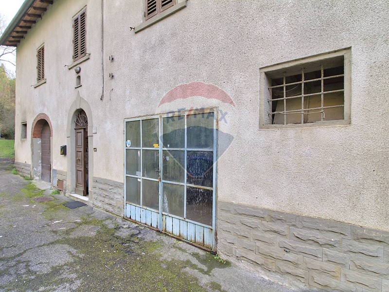 Casa Semi Indipendente in Vendita a Arezzo, zona Quarata, 117'000€, 130 m²