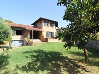 Villa in Vendita a San Giuliano Terme, zona La Fontina, 698'000€, 231 m², arredato, con Box