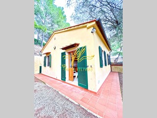 Villa in Vendita a Porto Azzurro, 429'000€, 120 m²