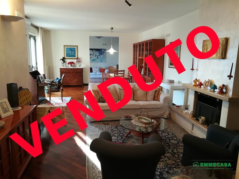 Quadrilocale in Vendita a Valenzano, 250'000&euro;, 168 m²