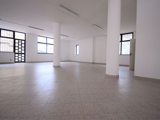 Laboratorio in Affitto a Nocera Superiore, 1'500€, 180 m²