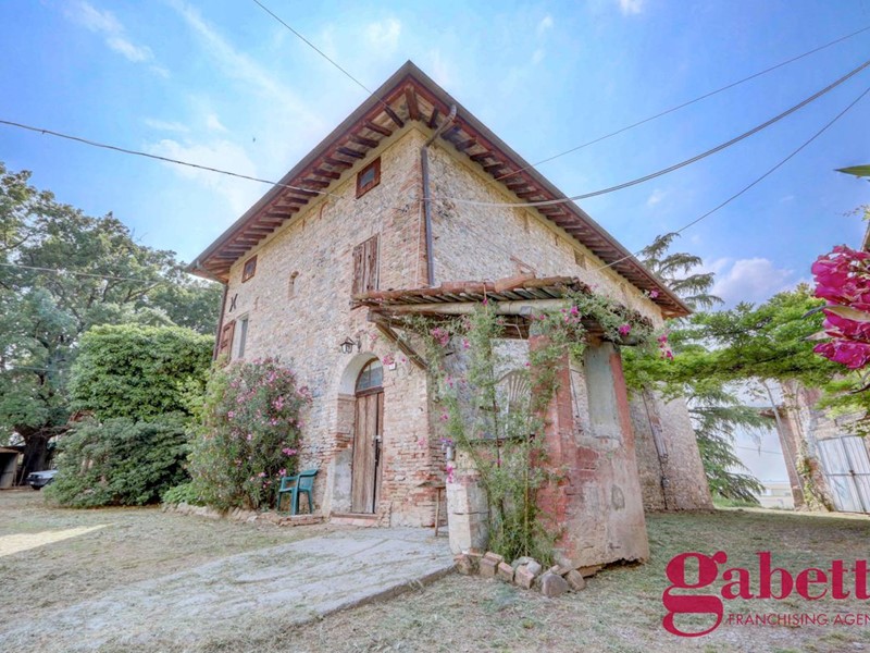 Casale in Vendita a Savignano sul Panaro, 515'000€, 700 m²