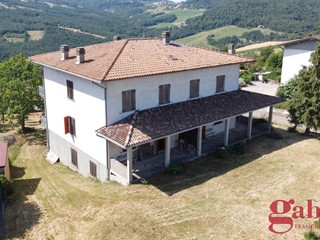 Villa bifamiliare in Vendita a Zocca, 225'000€, 458 m²