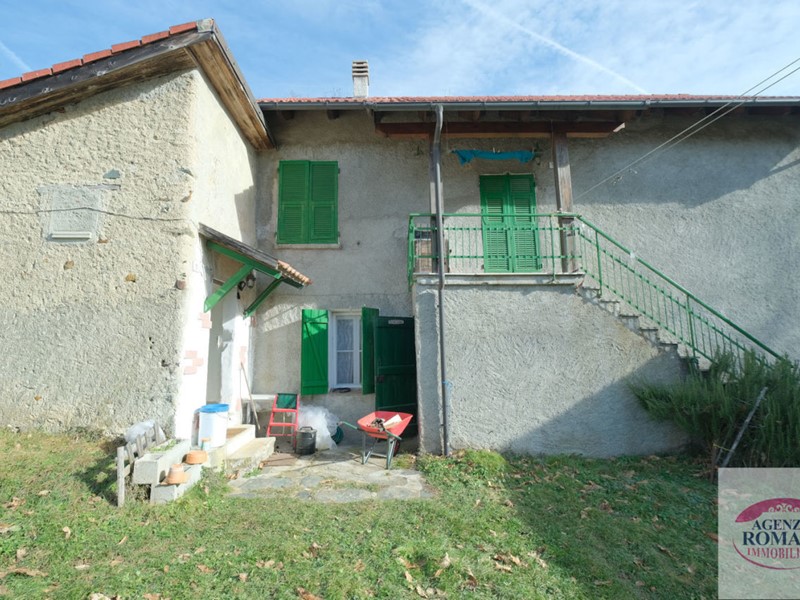 Casa Semi Indipendente in Vendita a Urbe, 80'000€, 183 m²