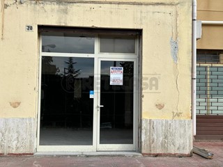 Immobile commerciale in Affitto a Caltanissetta, 500€, 70 m²