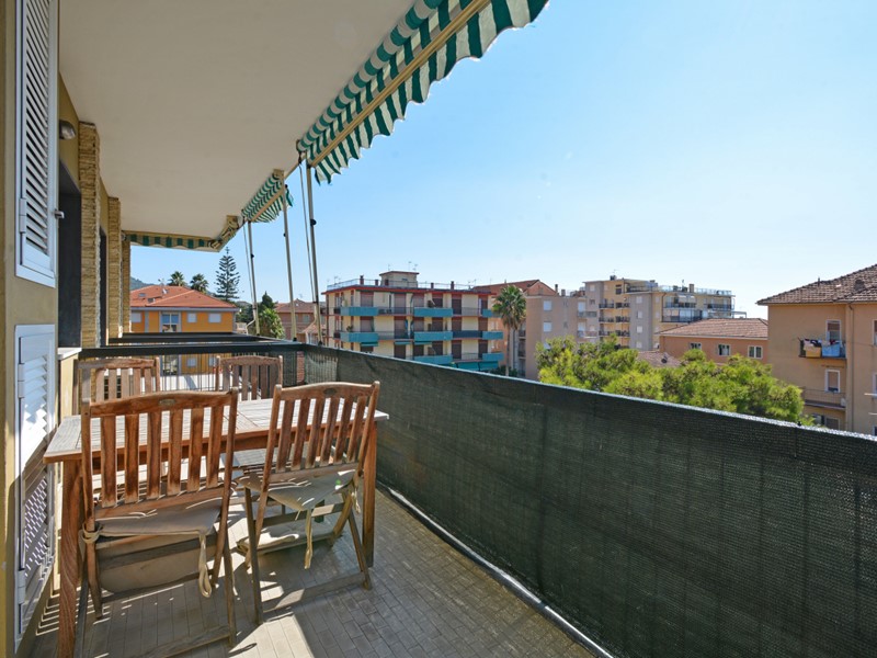 Bilocale in Vendita a San Bartolomeo al Mare, 350'000€, 65 m², arredato